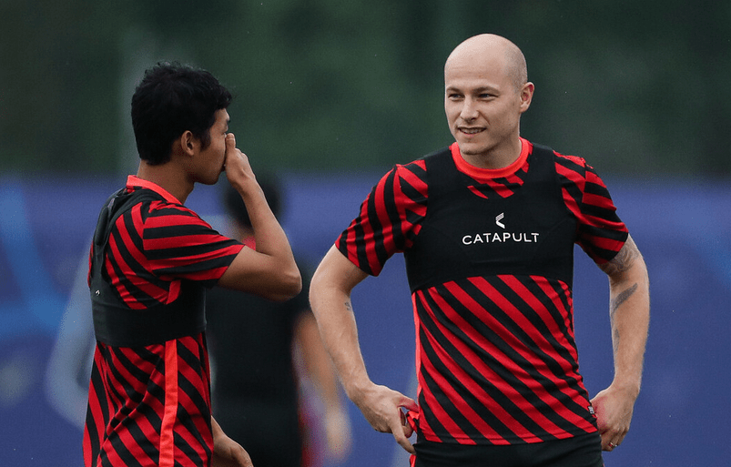 爱游戏官网平台入口 - 电竞赛场再起风云:南城青龙队爆冷三湘火狐队,新援首秀制胜黑马成最大惊喜