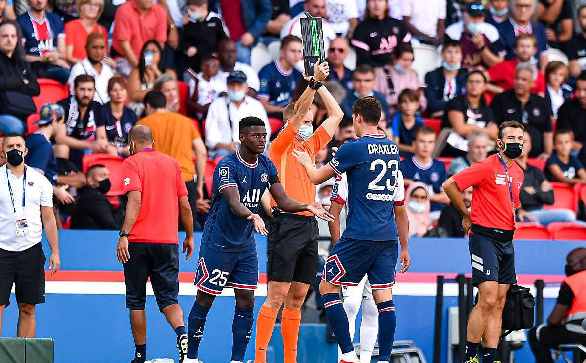 爱游戏平台官方网站 -关于全明星赛赛程吃紧，巴黎圣日耳曼冲刺阶段伤情更新，态度坚定，身体对抗强度拉满的信息