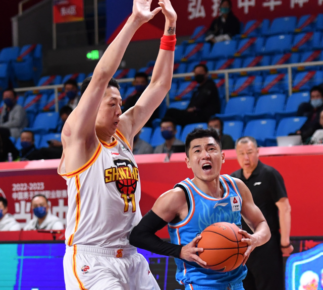 风云突变!成都蓉城今晚扳平良机;CBA常规赛版图或变;质疑声仍在;阵容厚度经受考验的简单介绍-爱游戏平台